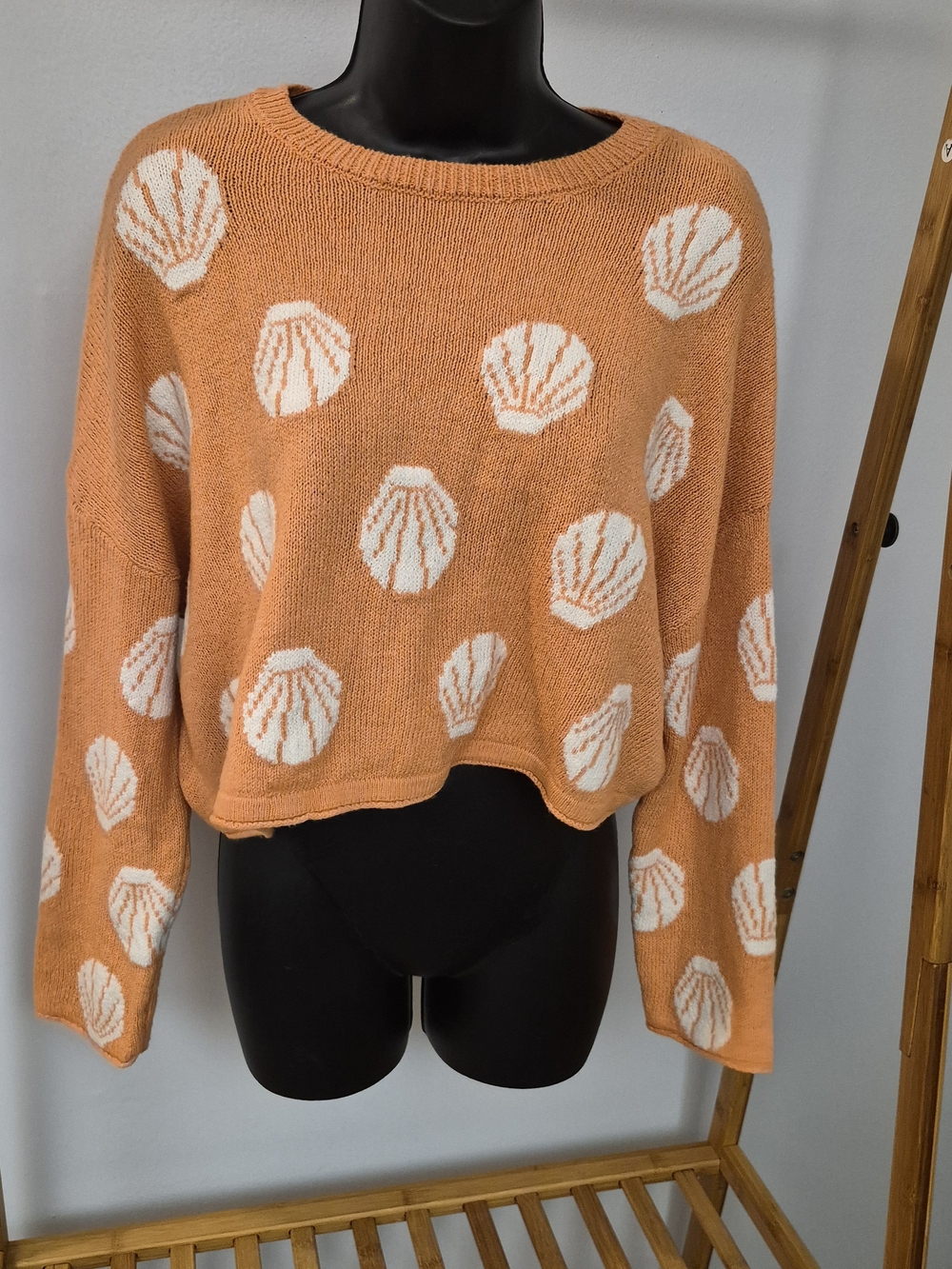 Moon & Madison Orange & White seashell sweater